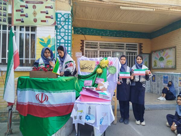 جشن ولادت حضرت زینب در دبیرستان دخترانه دانشور 2 