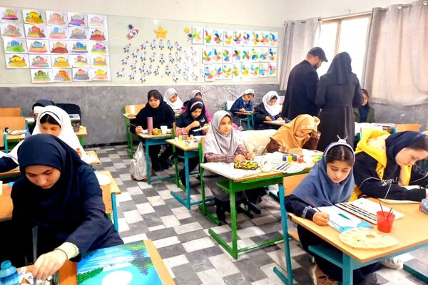 مسابقات هنر و خلاقیت دانش‌آموزان در مدرسه ۱۰ دی