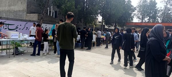 برپایی بازارچه کار و فناوری در دبیرستان شهید بهشتی آشخانه