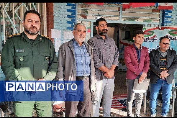 نواخته شدن زنگ بسیج و پدافند غیرعامل در مدارس ملاصدرا و شهید بهشتی ناحیه دو شهرری 