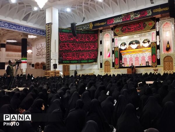 مراسم عزادای بانوان در حرم حضرت معصومه(س)