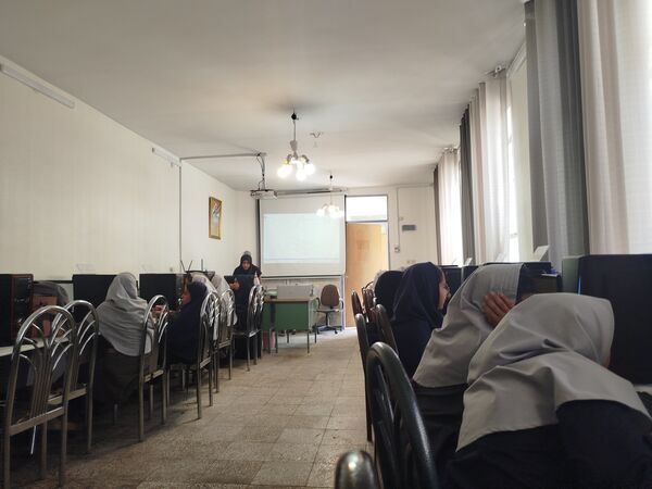 بازدید دانش‌آموزان کلاس ششم دبستان شهید نجفی فدافن از پژوهش‌سرای کار و فناوری