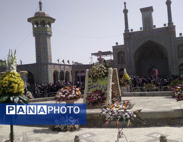 عشق و ارادت زائران حضرت معصومه(س) در قالب کاروان نمادین ورود ایشان به قم