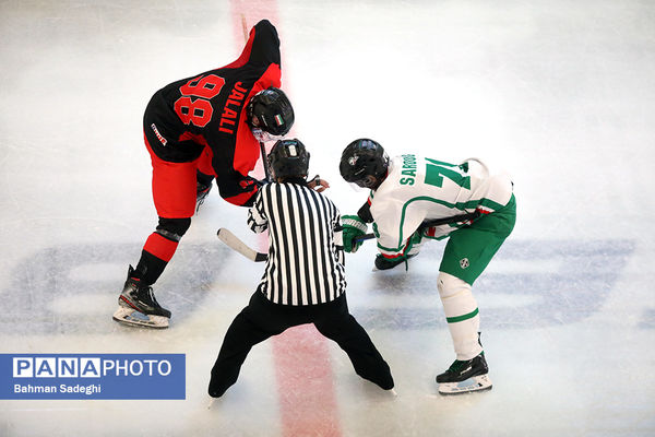 دیدار تیم ملی هاکی روی یخ ایران و تیم جوانان
