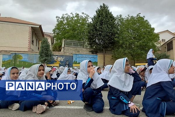 هنرنمایی دانش آموزان  مدرسه خواهران بابایی در روز دختر