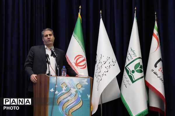 آیین تجلیل از منتخبین استانی اجلاسیه نماز