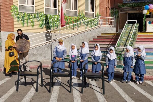 جشن روز دختر و روز جهانی کودک در دبستان زنده یاد قمصری