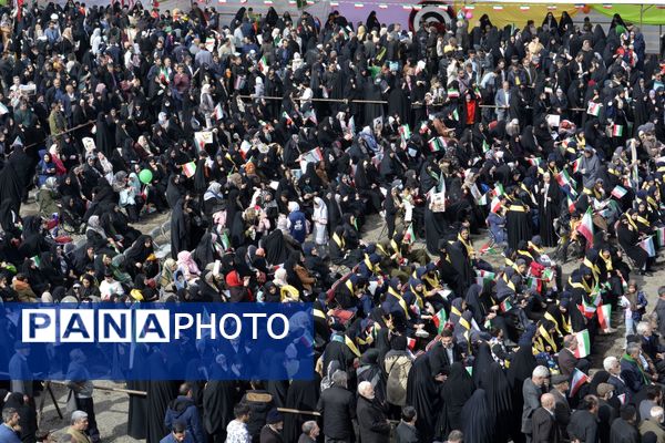 حماسه دانش‌آموزان اسلامشهر در ۲۲بهمن