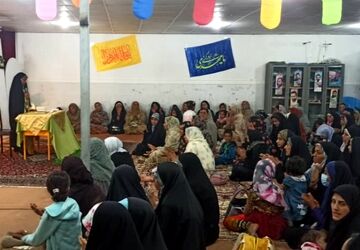 از معلمان مادر مدرسه صدرای ولایت میناب تجلیل شد 