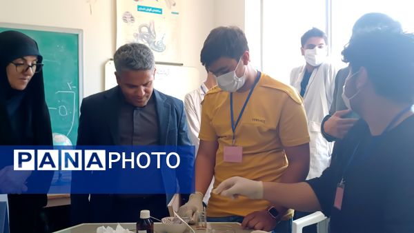 بیست و سومین دوره مسابقات آزمایشگاهی علمی مدارس در پژوهشسرای دکتر چمران شهرستان برخوار 