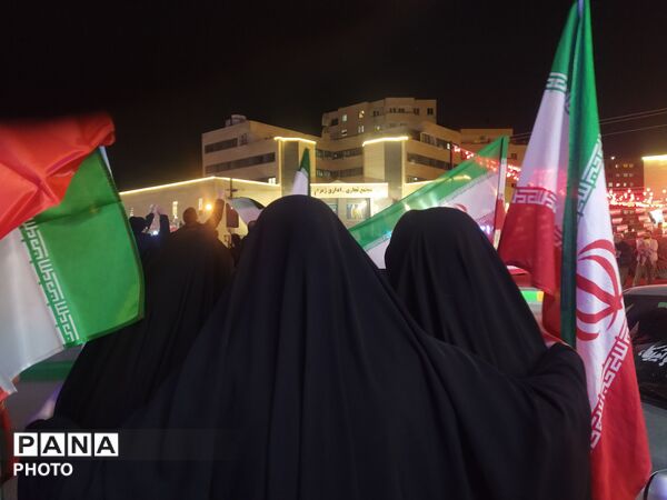 حضور پر صلابت مردم مشهد در راهپیمایی عزاداری 