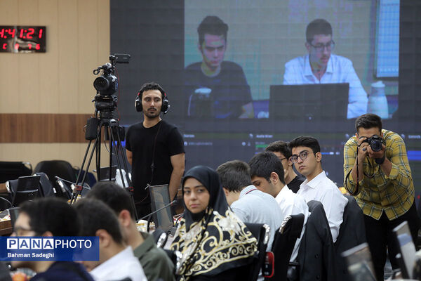 مراسم تقدیر از مدال آوران المپیادهای جهانی و رتبه های برتر کنکور شهر تهران