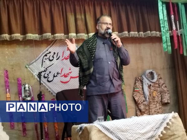 یادواره شهدای دانش‌آموزی در مدارس پسرانه و دخترانه اقلید  