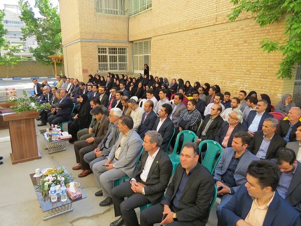 تقدیر از کارکنان‌ اداره‌کل آموزش و پرورش خراسان شمالی 