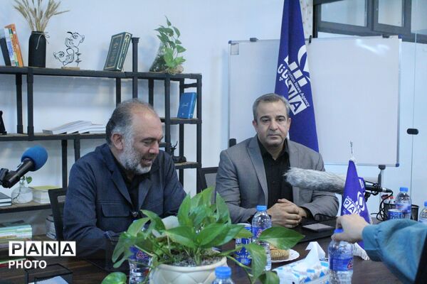 تغییر سبک تجلیل از خبرنگاران در سازمان دانش‌آموزی خراسان رضوی؛ مسئولان شنونده شدند