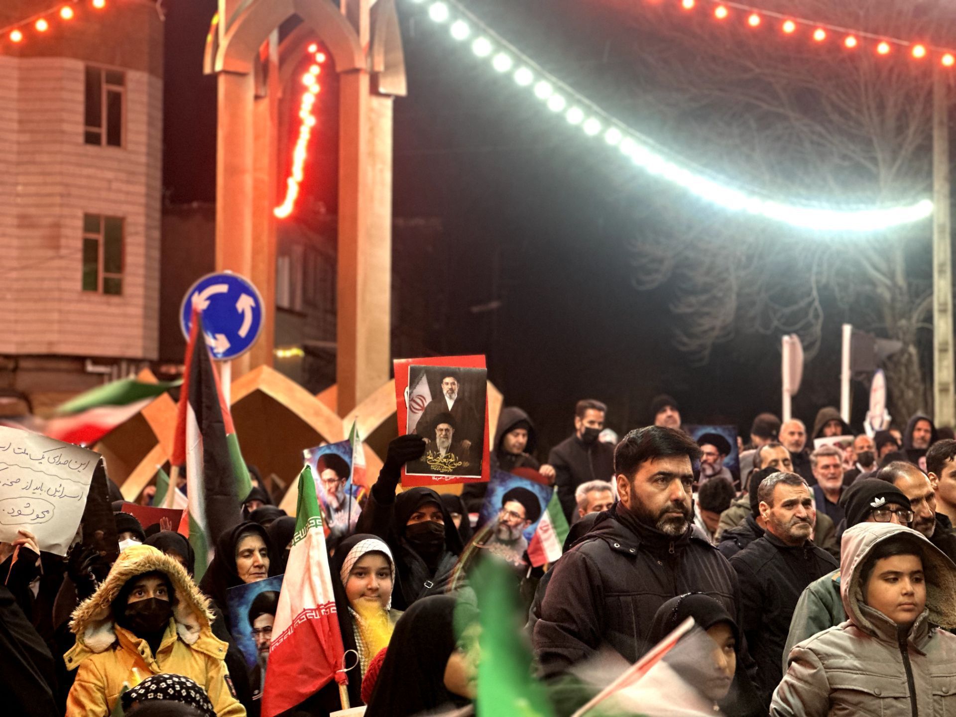 ایستاده‌‌ایم برای ایران