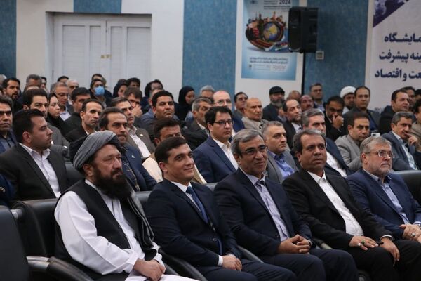 آیین افتتاحیه اولین نمایشگاه تخصصی صادرات و سرمایه‌گذاری مناطق آزاد کشور در مشهد