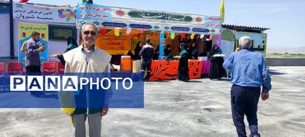 همکاری خادمیاران مدرسه فاطمیه با چایخانه دانش‌آموزی حضرت رضا (ع) در شیروان