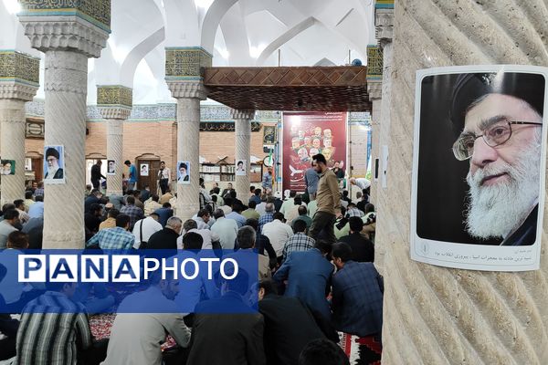 مراسم چهلمین روز شهادت شهدای اقتدار با حضور گسترده مردم کردستان در سنندج 