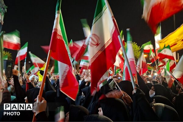 سی شب کنار هم در تجمعات خونخواهی رهبر شهید