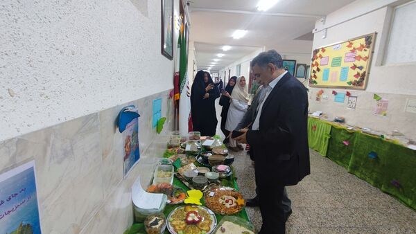 جشنواره غذای سالم در مدارس ناحیه ۶ مشهد