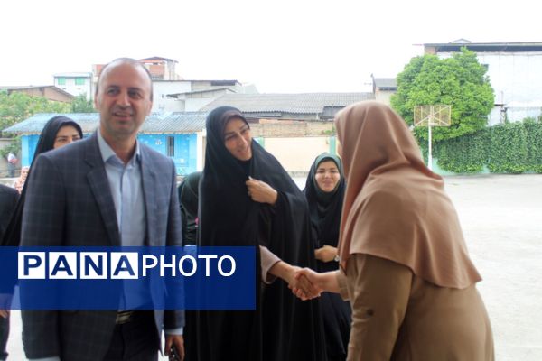 بزرگداشت مقام معلمان در مدارس گلوگاه 