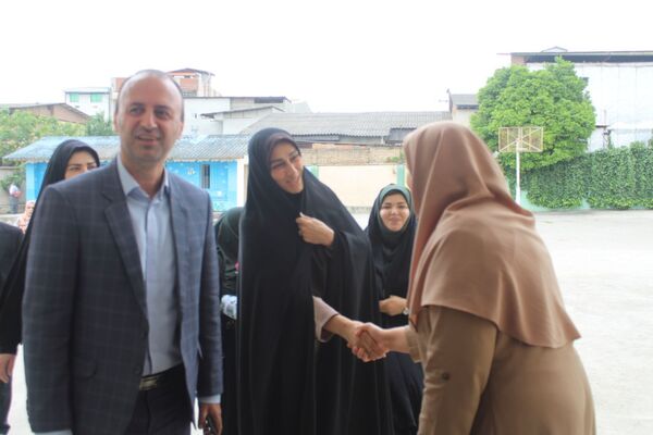 بزرگداشت مقام معلمان در مدارس گلوگاه 