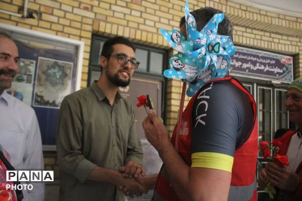 جلوه‌هایی از حضور کاروان دوچرخه سواری «ترکیه تا میناب» در قم