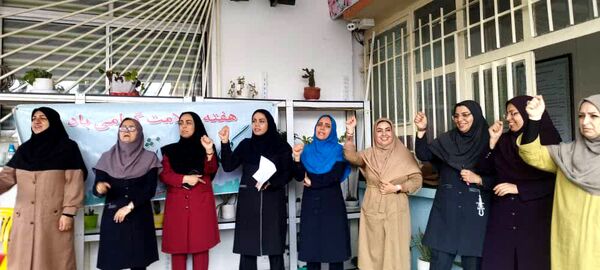 دانش‌آموزان دبستان دخترانه شاهد محمودآباد شعار مرگ بر اسرائیل سردادند