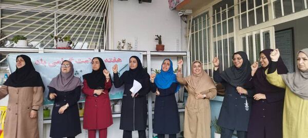دانش‌آموزان دبستان دخترانه شاهد محمودآباد شعار مرگ بر اسرائیل سردادند