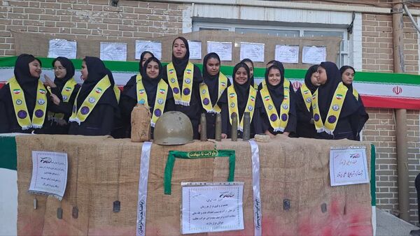 برگزاری مراسم ۱۳ ابان در دبیرستان مستوفی ۲