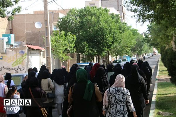 همایش پیاده‌روی بانوان قرچک؛ گامی برای خانواده سالم و ایران جوان