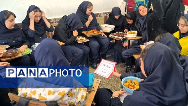 جشنواره غذا دهه فجر در مدرسه مدرس تبریز 