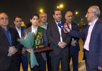 استقبال گرم دشتستانی‌ها از دانش‌آموز نخبه برازجانی برگزیده جایزه ملی البرز
