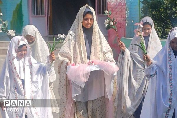 آغاز هفته قرآن، عترت و نماز در دبستان جعفریه شهرستان پیشوا