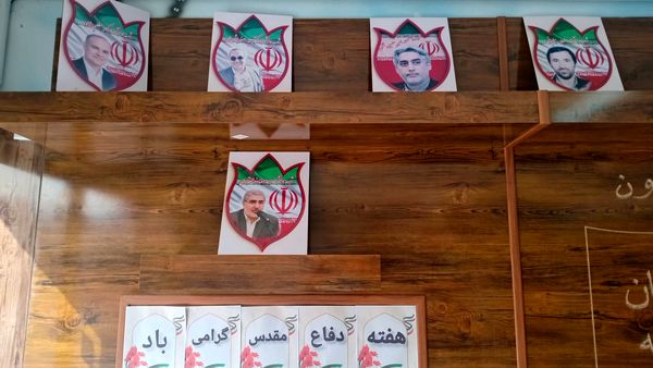بزرگداشت هفته دفاع مقدس در دبیرستان فرهنگیان