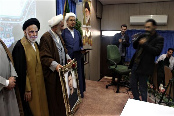 تجلیل از خادمان و فرهنگ‌یاران نماز در قم