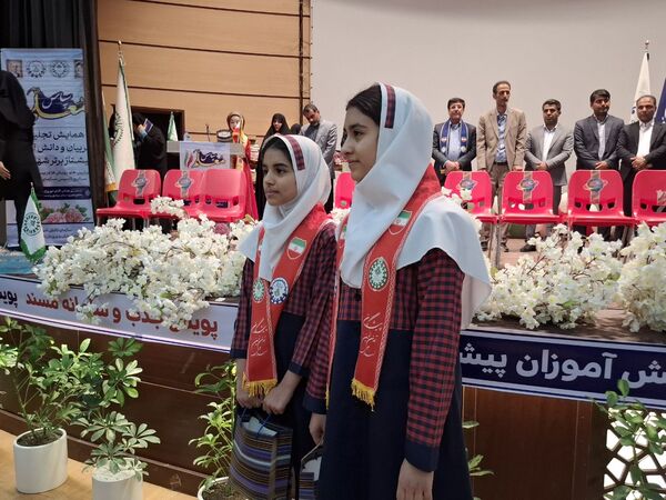 همایش تجلیل از مربیان و دانش‌آموزان پیشتاز برتر شهرستان جم 