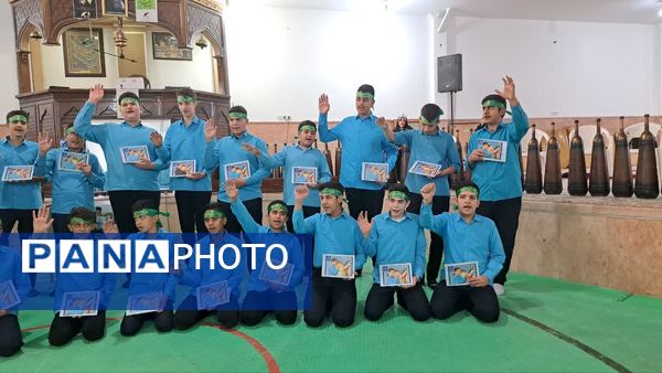 جشنِ تکلیفِ «به وقتِ میهن خدایی» دانش آموزان اشکذری همراه دستبوسی مادر