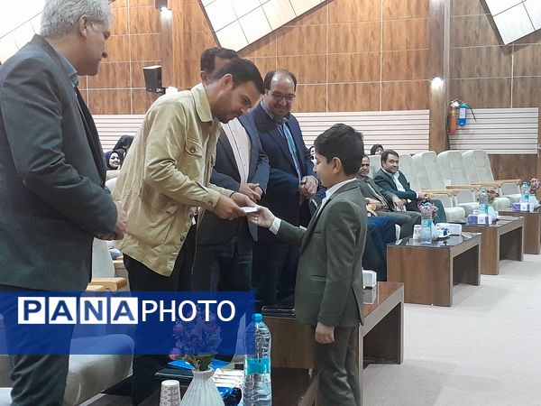  نشست دانش‌افزایی مدیران و معاونان پرورشی مدارس شهرستان تربت حیدریه 