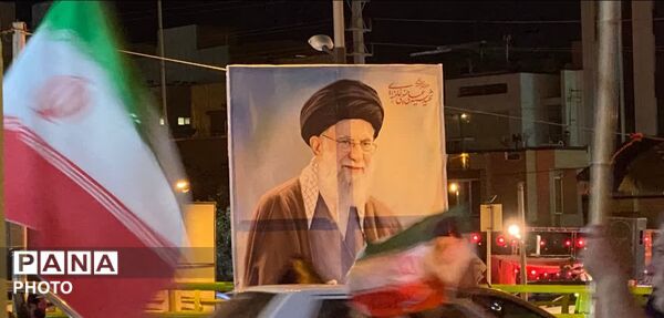 اجتماع قلوب همدانی ها در میدان بعثت