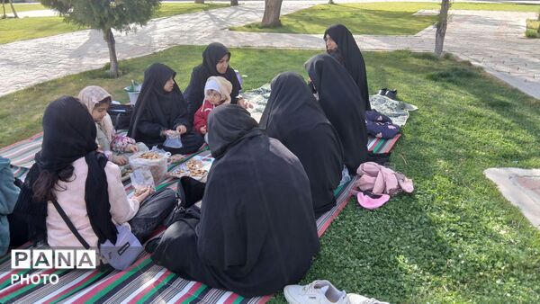 آموزشگاه شهید حسینی، پیشگام در جمع‌آوری کمک‌های مردمی برای رزمندگان اسلام