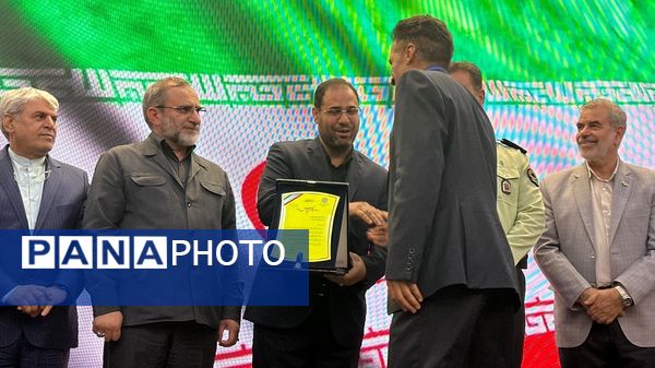 حضور وزیر آموزش و پرورش در بیست‌و‌ششمین جشنواره خیرین مدرسه‌ساز استان مرکزی