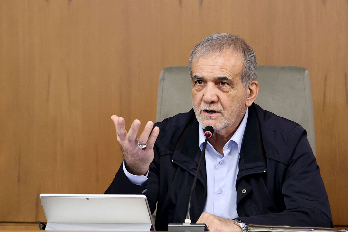 پزشکیان: کاری خواهیم کرد که مدارس دولتی بهترین مدارس شوند