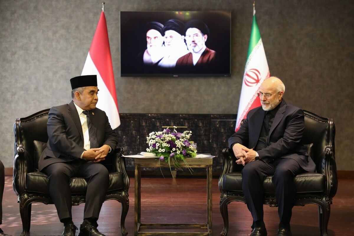 قالیباف: کسی می‌تواند با آمریکا مذاکره کند که آماده جنگ باشد