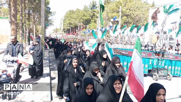 حضور پر شور مردم کرمان در چهلمین روز شهدای جنگ رمضان