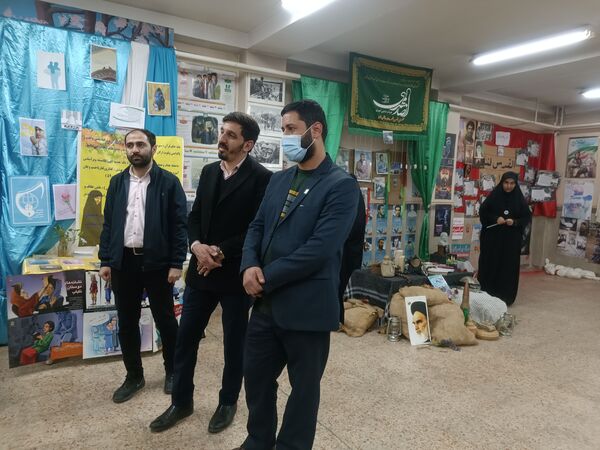 حضور فعال دانش‌آموزان در برپایی مدرسه انقلاب  در دبیرستان نمونه دولتی مولود کعبه