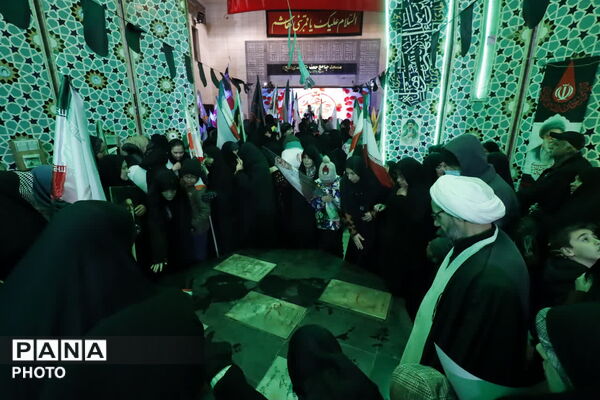 شب اربعین قائد امت اسلام در دانشگاه آزاد اسلامی مشهد