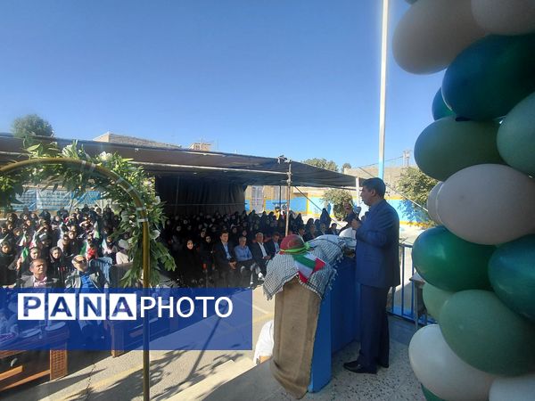 مراسم بازگشایی مدارس و جشن عاطفه‌ها در مدرسه نمونه دولتی خدیجه الکبری(س) قروه