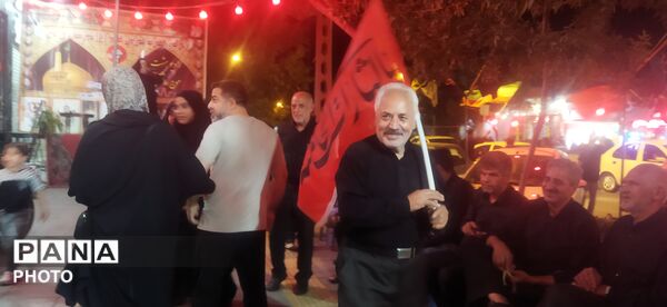 مهمان نوازی مشهدی ها در موکب قمر بنی هاشم